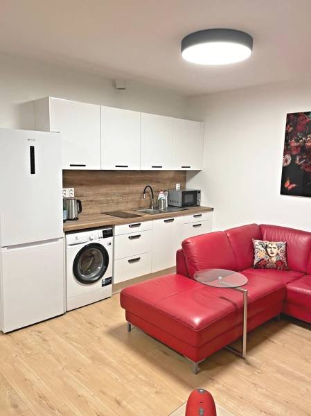 Prenájom_Rudlovska_Banská Bystrica_1izbový_byt (1).JPG