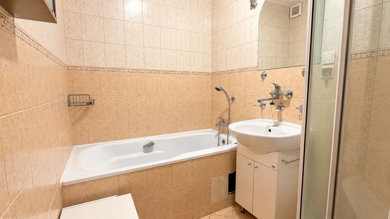 Prenájom 4izbový byt , Banská Bystrica - Fornička  (8).jpg